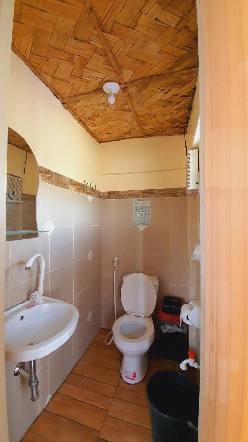 Calatagan'S Bahay Kubo - With Beach Access Ngoại thất bức ảnh